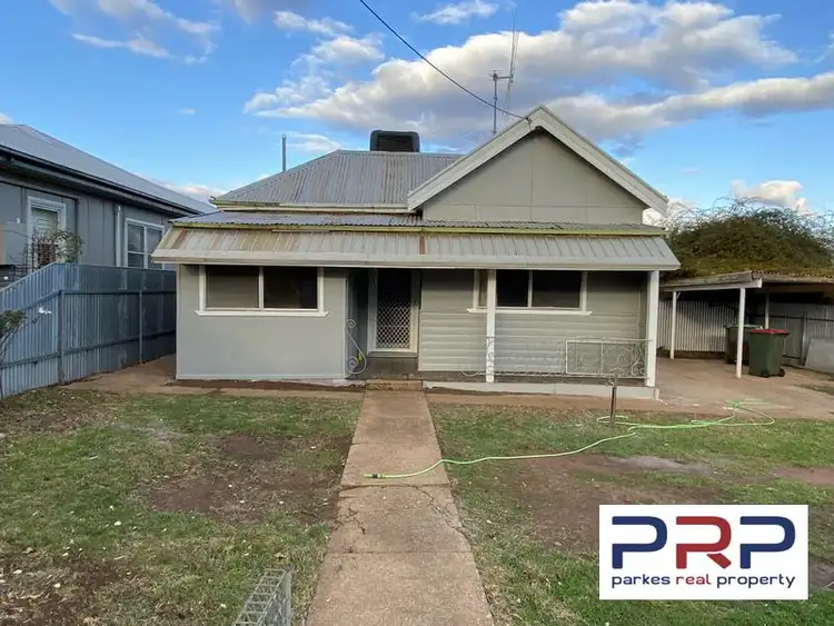 16 Carrington Street, Parkes NSW 2870