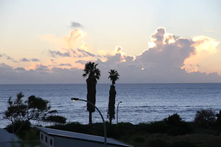 9 Beach View, Drummond Cove WA 6532