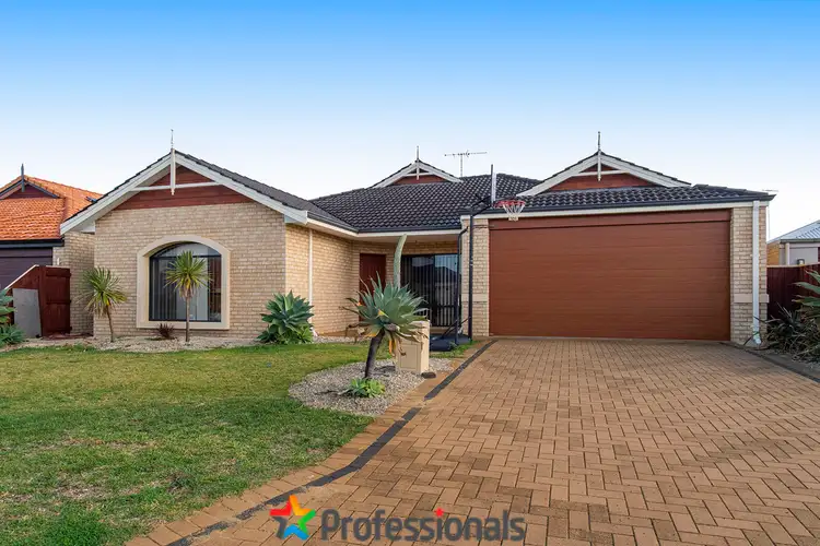 17 Lomatia Ramble, Halls Head WA 6210