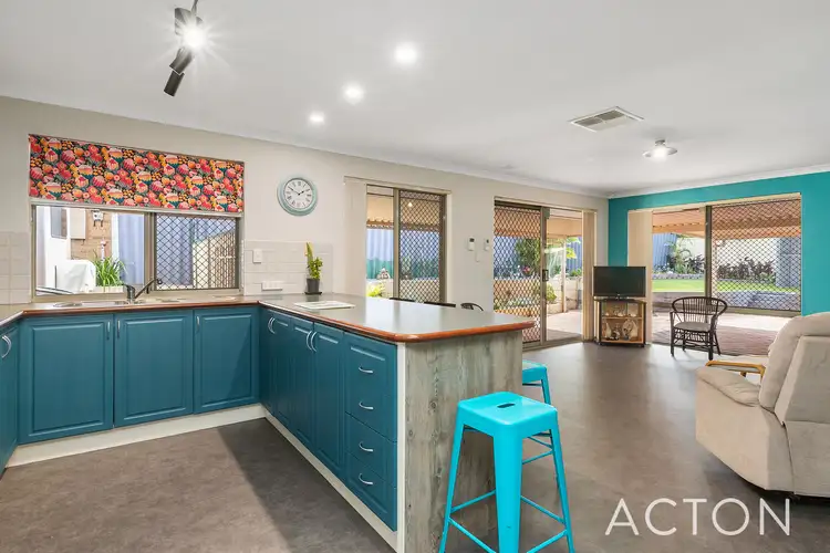 8 Milne Lane, Parmelia WA 6167