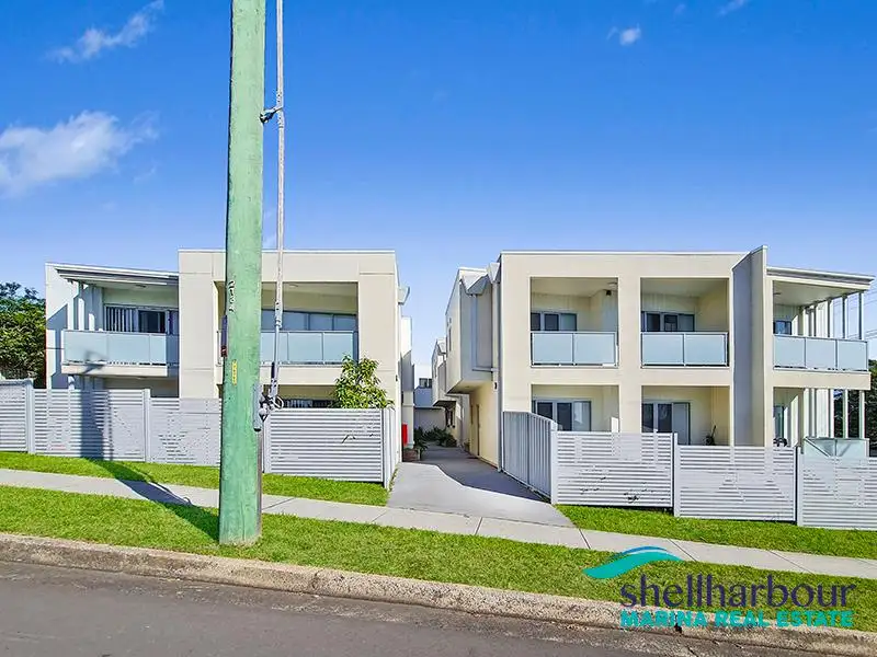 Main view of Homely townhouse listing, 8/125 Lake Entrance Road, Barrack Heights NSW 2528
