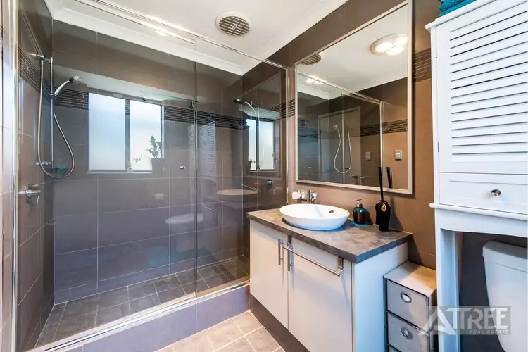 Seventh view of Homely house listing, 10 Binnia Mews, Harrisdale WA 6112