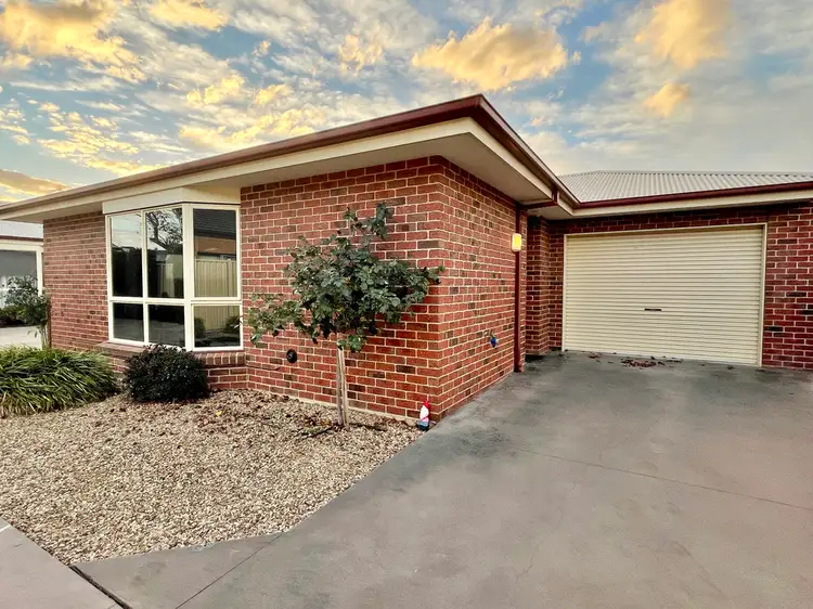 2/9 Barton Drive, Horsham VIC 3400