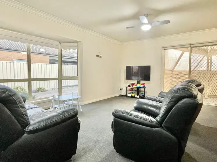 Fifth view of Homely house listing, 2/9 Barton Drive, Horsham VIC 3400