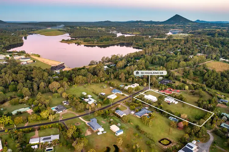 58 Highland Drive, Lake Macdonald QLD 4563