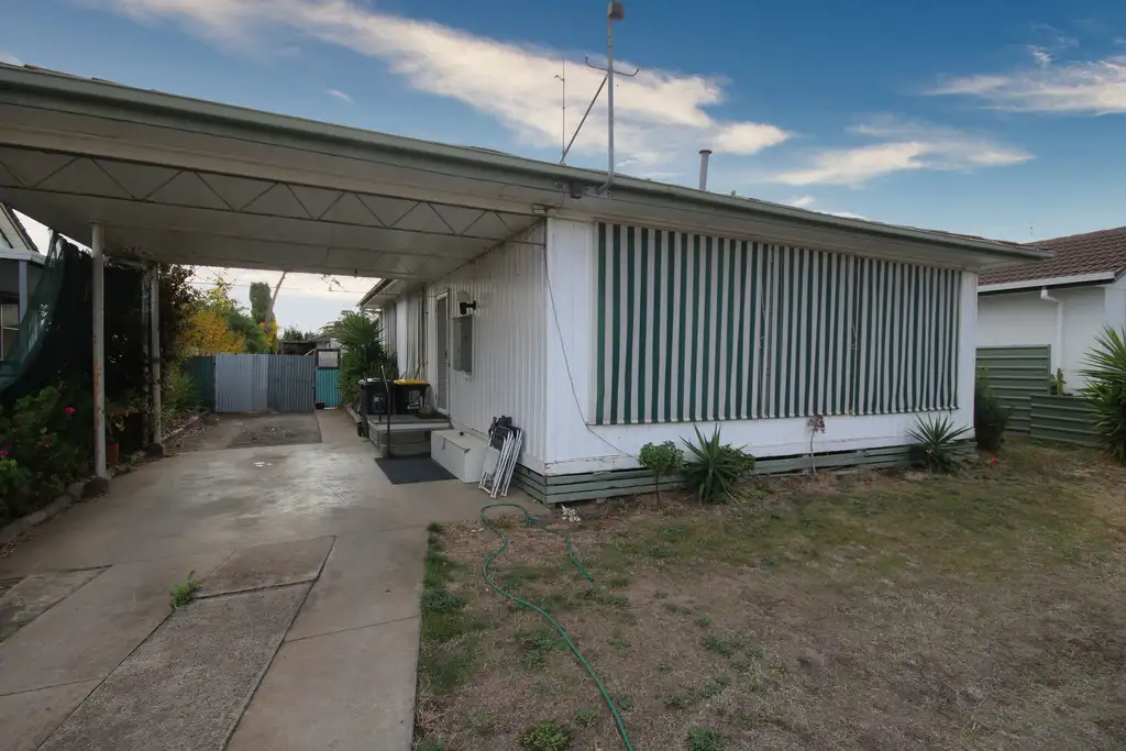 Main view of Homely house listing, 5 Hennessy Street, Horsham VIC 3400