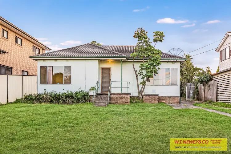 86 Maiden St, Greenacre NSW 2190