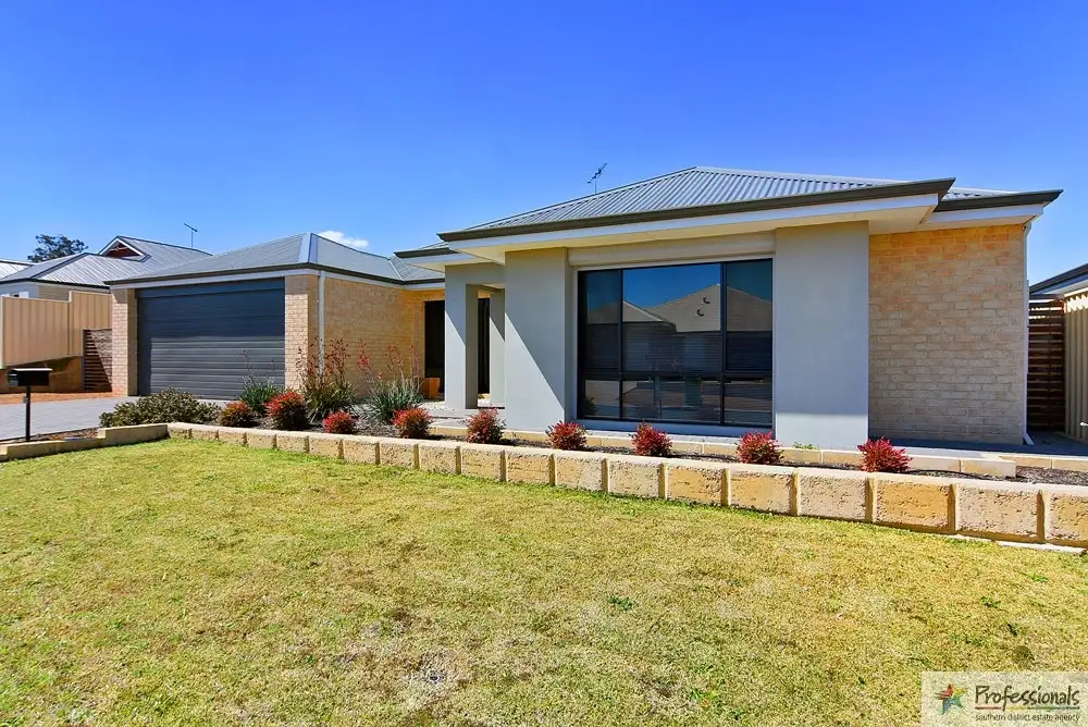 Main view of Homely house listing, 10 Kingfisher Drive, Collie WA 6225