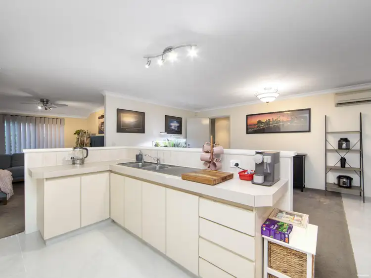 Seventh view of Homely house listing, 15 Gilling Place, Orelia WA 6167