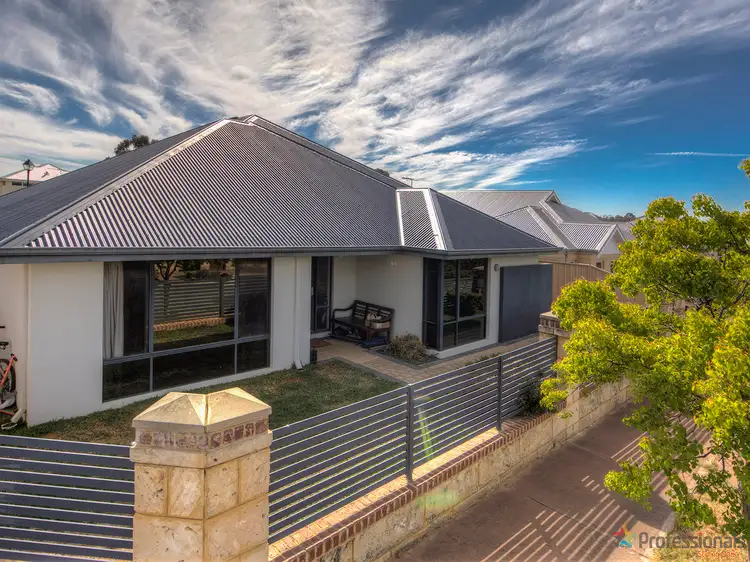 5 The Embankment, South Guildford WA 6055