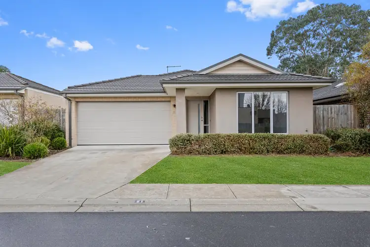 21 Norfolk Pine Circuit, Somerville VIC 3912