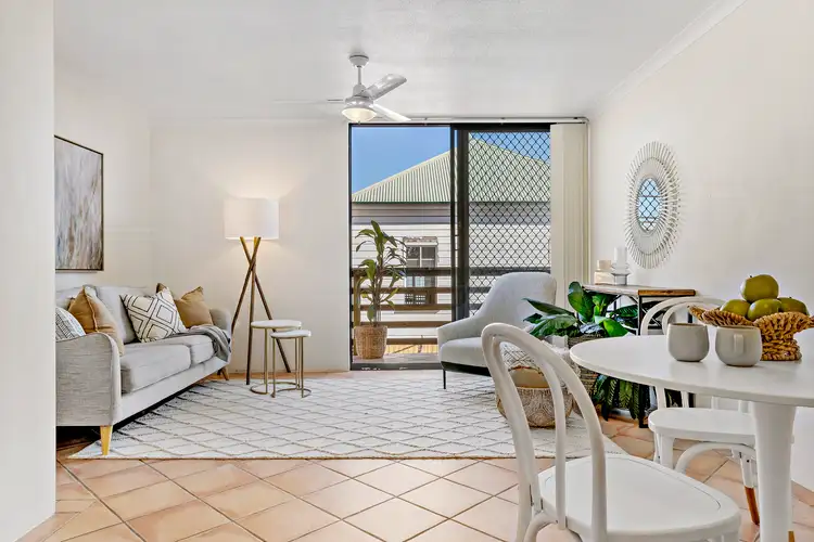 Main view of Homely unit listing, 2/27 Hamley Street, Wooloowin QLD 4030