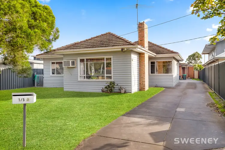 1/5 Dove Avenue, Altona VIC 3018