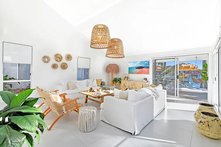 35 Sundance Way, Runaway Bay QLD 4216