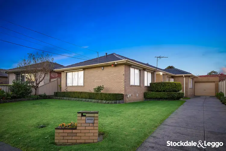 6 Hall Road, Gladstone Park VIC 3043