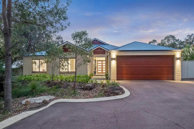 8 Cabarita Road, Kalamunda WA 6076