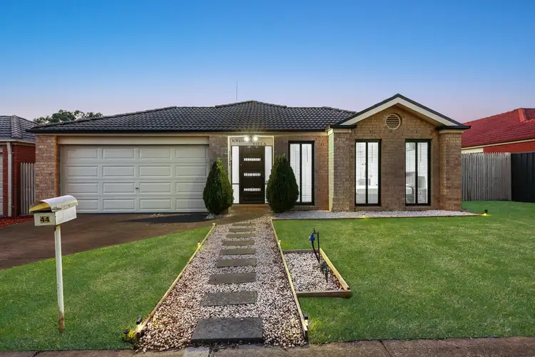 44 Silver Creek Drive, Lynbrook VIC 3975