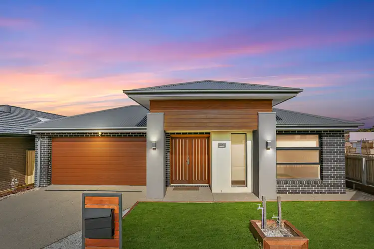 37 Edenhope Circuit, Armstrong Creek VIC 3217