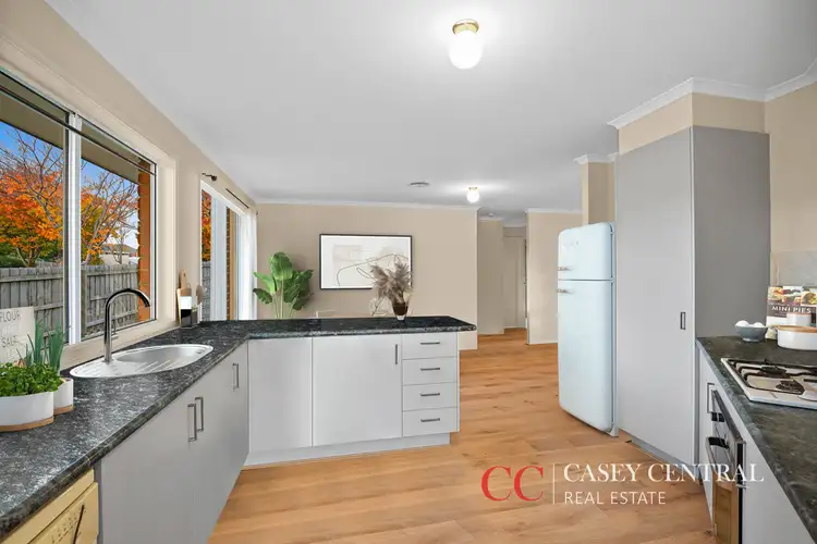 Sixth view of Homely house listing, 2 Craft Walk, Narre Warren South VIC 3805