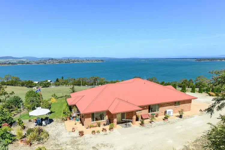 500 Shark Point Road, Penna TAS 7171