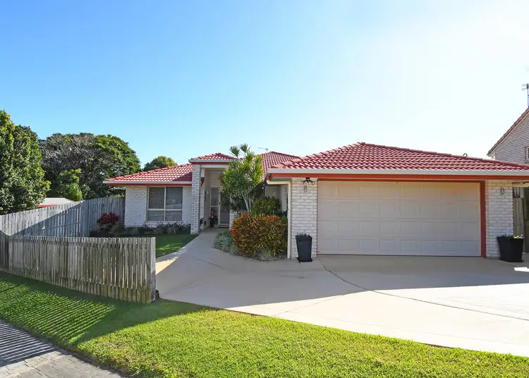 32 FAYE AVENUE, Scarness QLD 4655