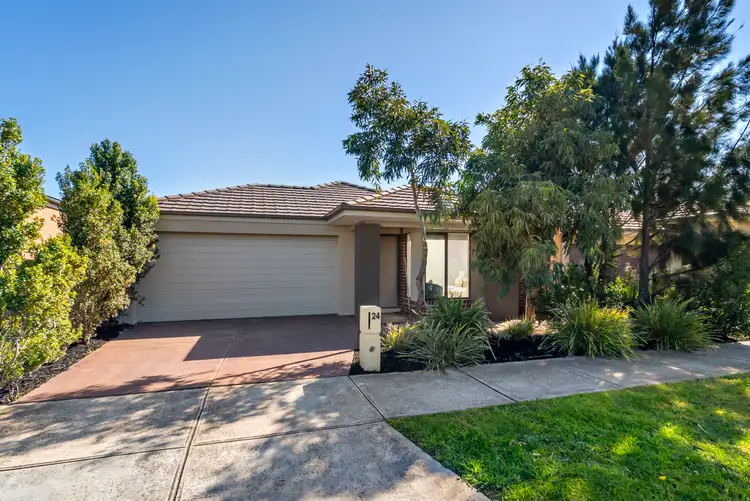24 Speargrass Close, Clyde North VIC 3978