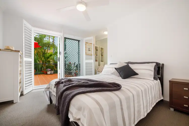 Sixth view of Homely apartment listing, 2/3 Federation Avenue, Broadbeach QLD 4218