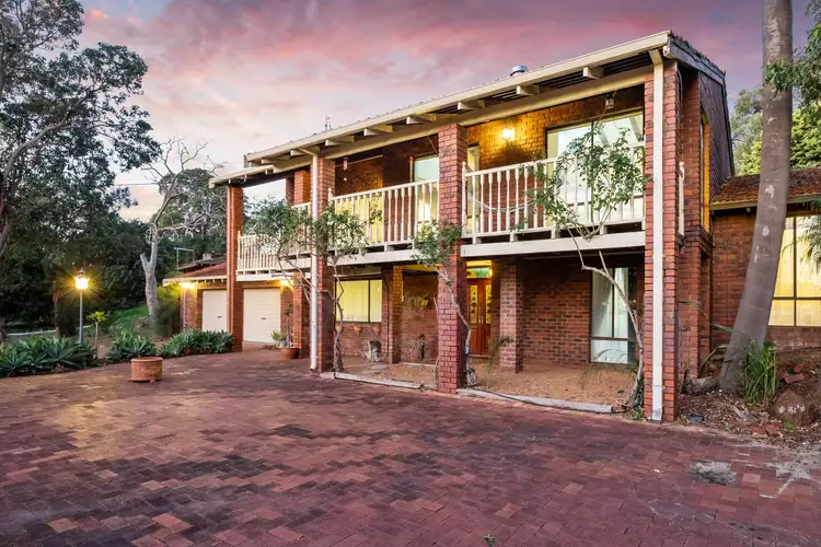 2 Sunset Crescent, Kalamunda WA 6076