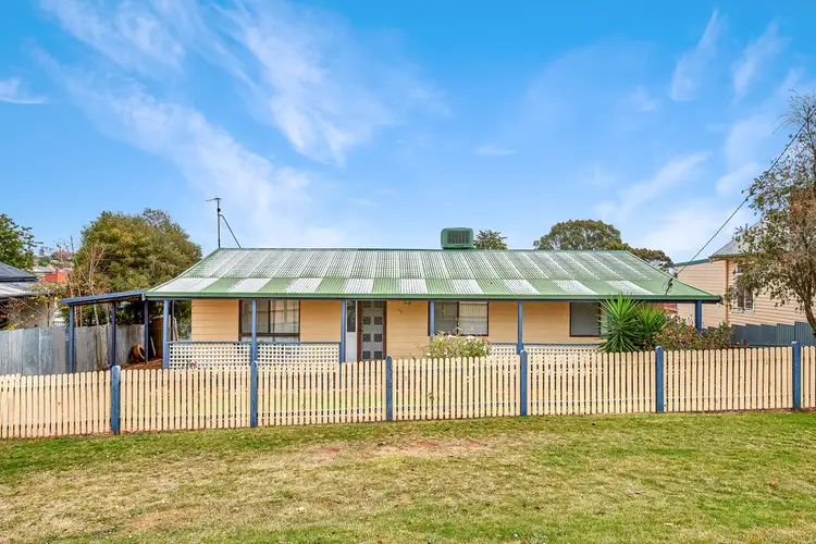 55 Commins Street, Junee NSW 2663