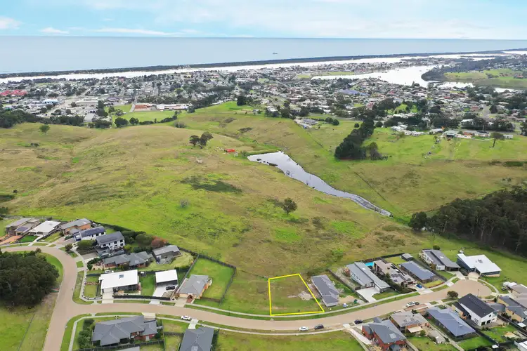 5 Riviera Court, Lakes Entrance VIC 3909
