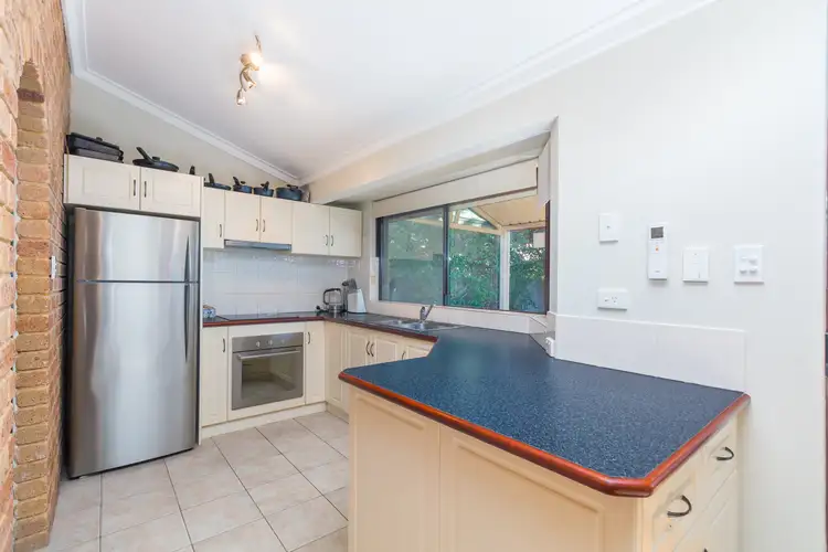 Sixth view of Homely house listing, 5 Inverness Circle, Camillo WA 6111