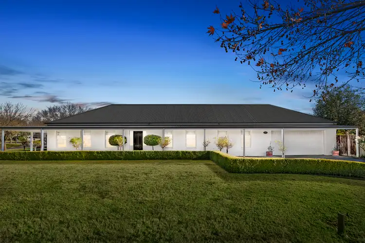 17 Grange Drive, Lysterfield VIC 3156