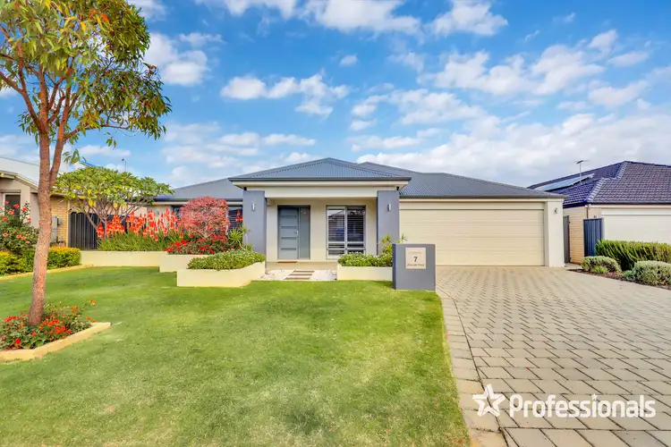 7 Albavale Road, Piara Waters WA 6112