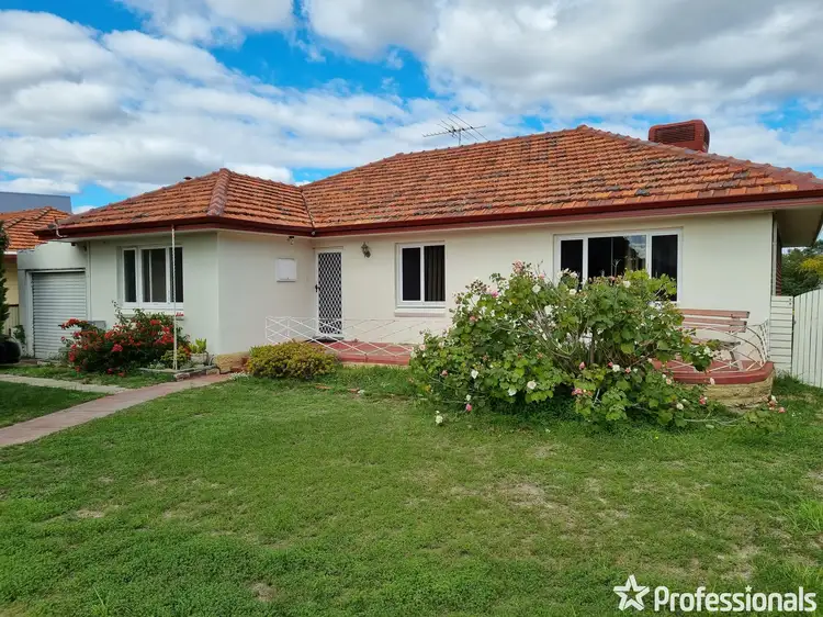 33 Windfield Road, Melville WA 6156