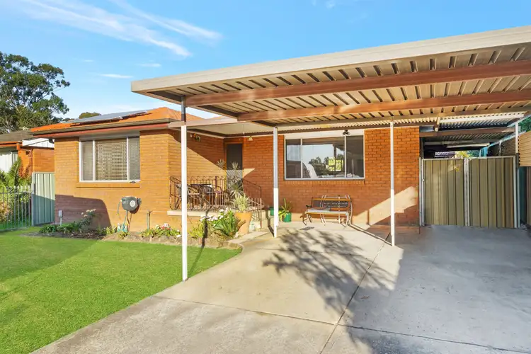 4 Marsden Close, Bossley Park NSW 2176