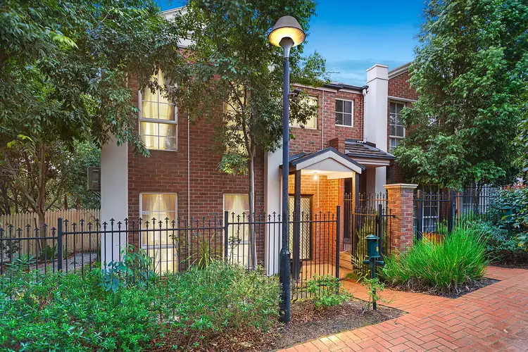 12 Hester Walk, Macleod VIC 3085