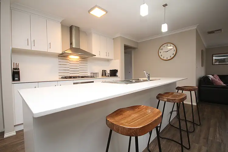 Fourth view of Homely house listing, 10 Deakin Court, Horsham VIC 3400