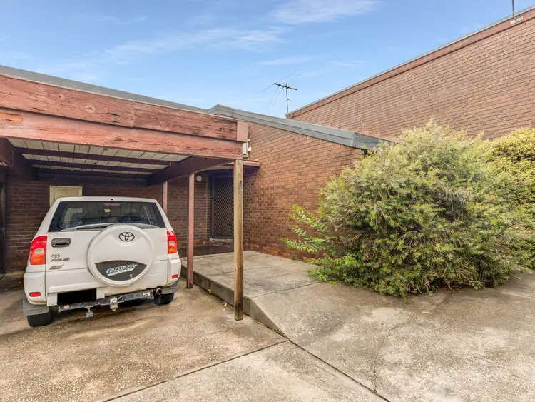 Main view of Homely unit listing, 2/7 Opal Court, Wodonga VIC 3690