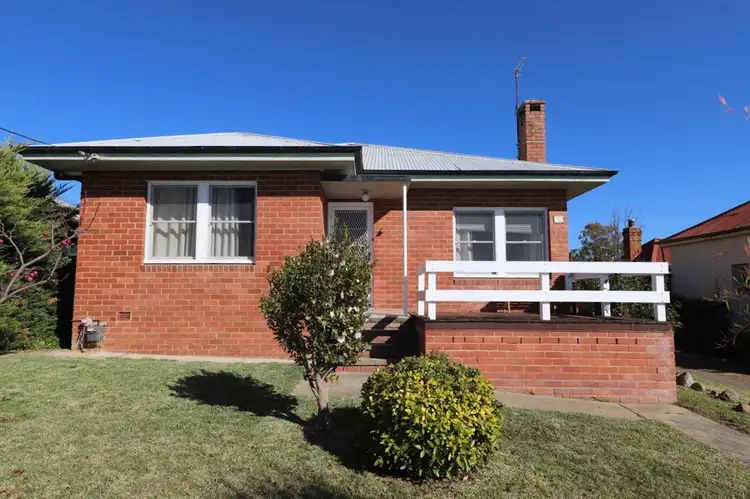 93 Capper Street, Tumut NSW 2720