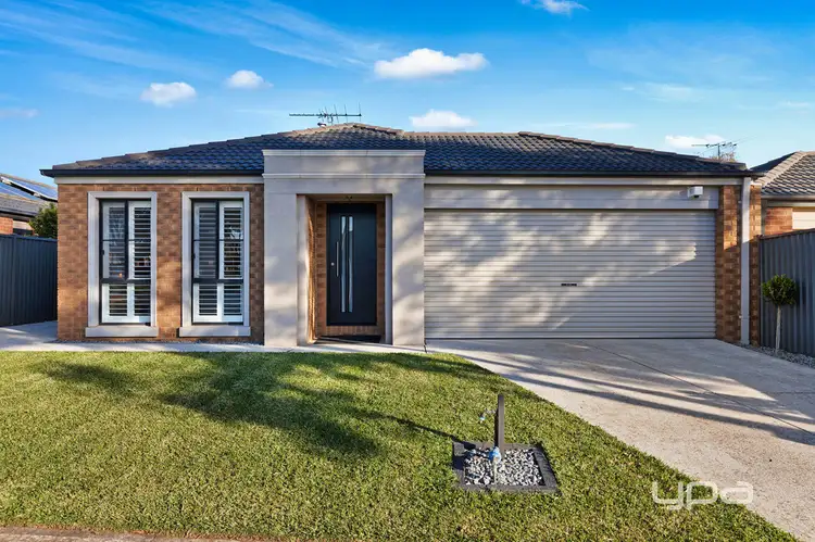 18 Hatchlands Drive, Deer Park VIC 3023