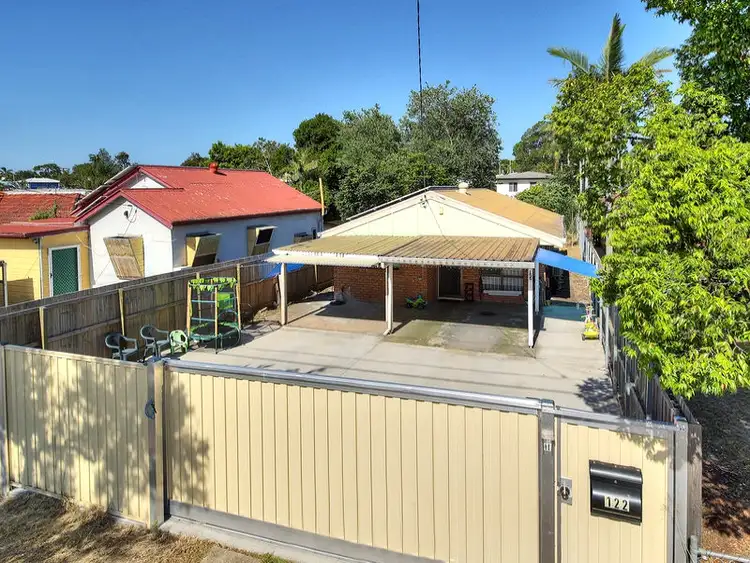 122 Bradman Street