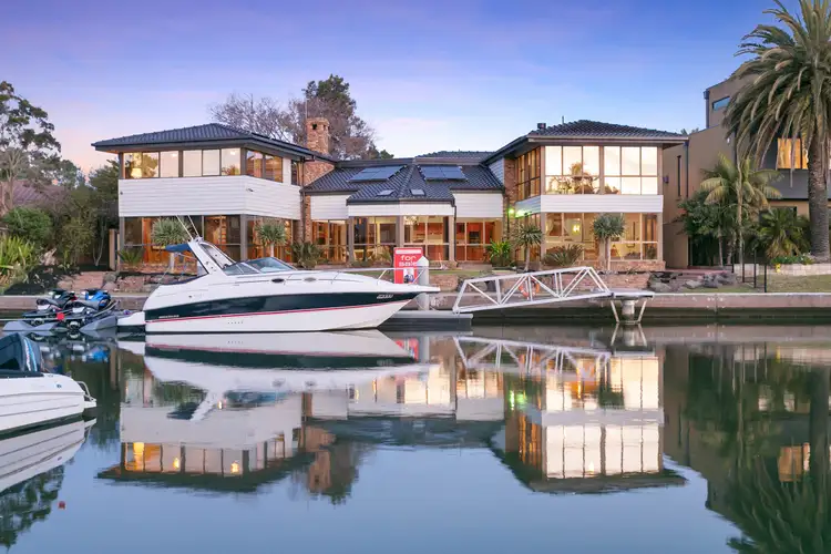 11 Mariners Island, Patterson Lakes VIC 3197