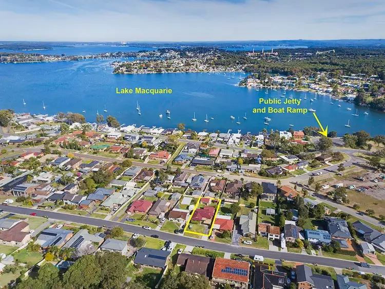 Fifth view of Homely house listing, 16 Carlisle Row, Fishing Point NSW 2283