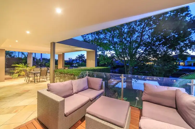 5 Witt Avenue, Carrara QLD 4211