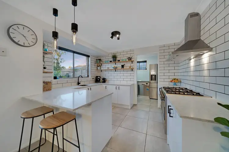 Sixth view of Homely house listing, 8 Lincoln Court, Heritage Park QLD 4118
