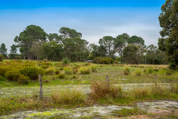 102 Old West Road, Bullsbrook WA 6084