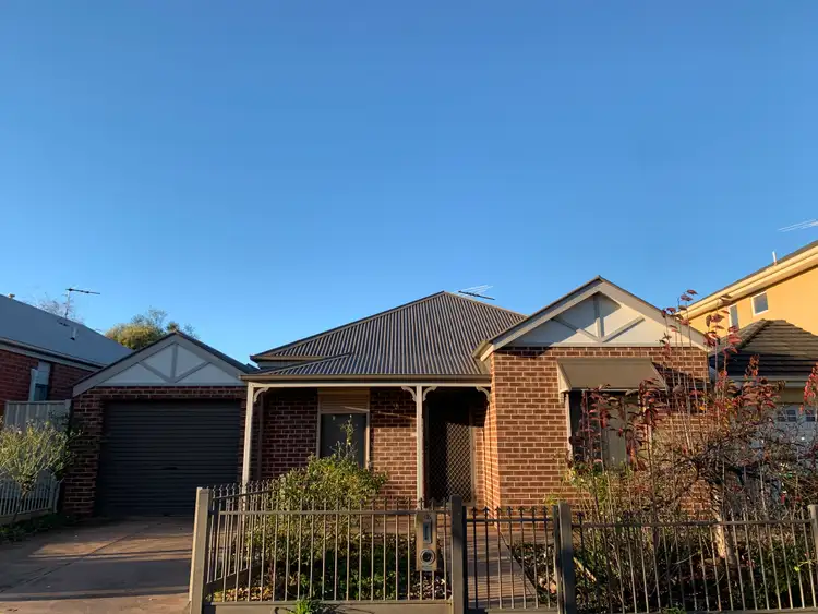 15 Hawksbury Green, Caroline Springs VIC 3023