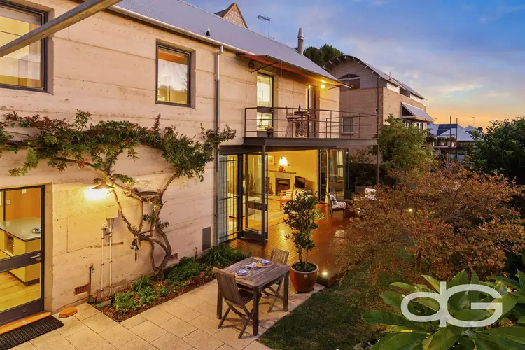 3 Girton Lane, Fremantle WA 6160