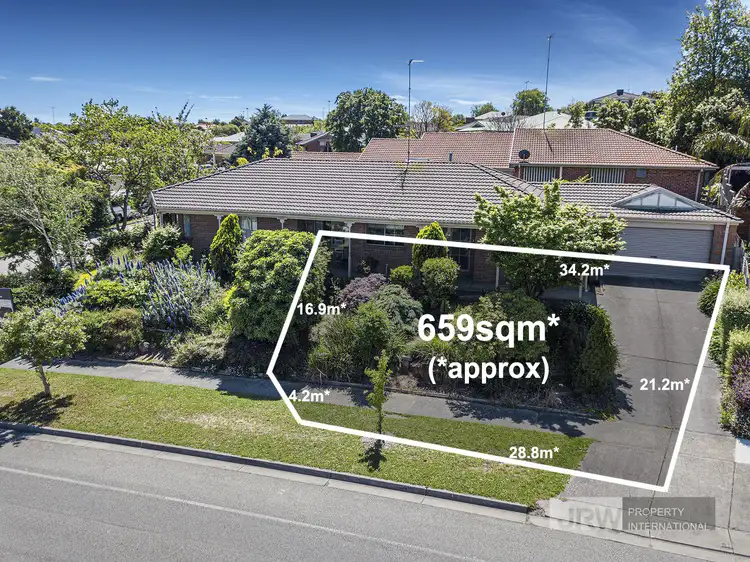 7 Hepburn Court