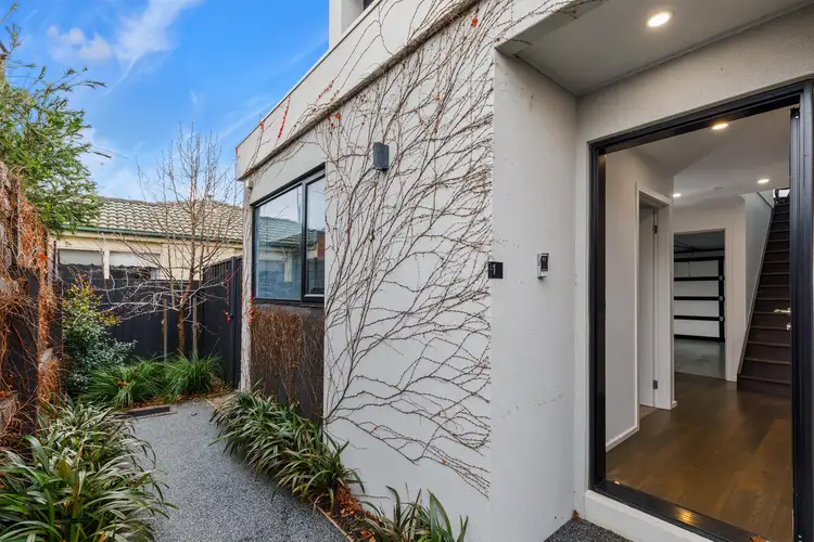 10/19 Matthews Avenue, Airport West VIC 3042